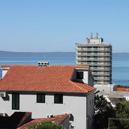 Apartman With Parking Space - 9696
