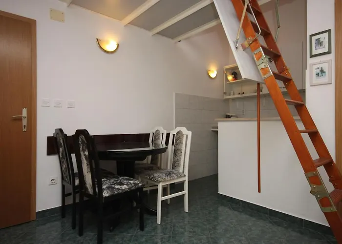 Apartman With Parking Space - 9696 Makarska
