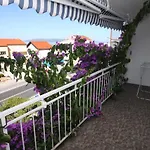 Apartman With Parking Space - 9696 *