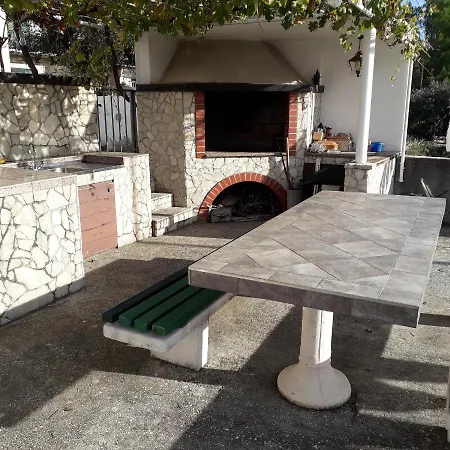 With Parking Space - 9696 Makarska